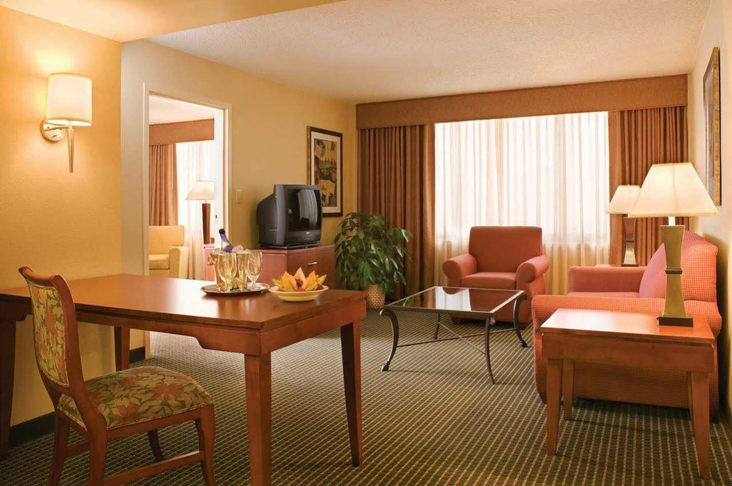 Embassy Suites Winston-Salem Exterior foto